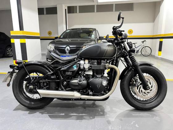 TRIUMPH BONNEVILLE BOBBER 1200 